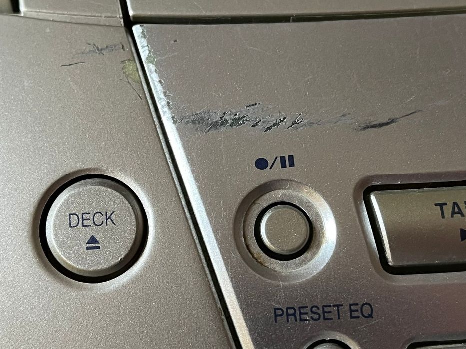 Vând radiocasetofon +CD Panasonic RX-ES22