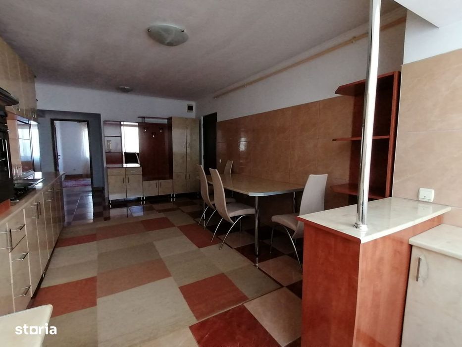 Apartament 3 camere, etaj 2, Jocului