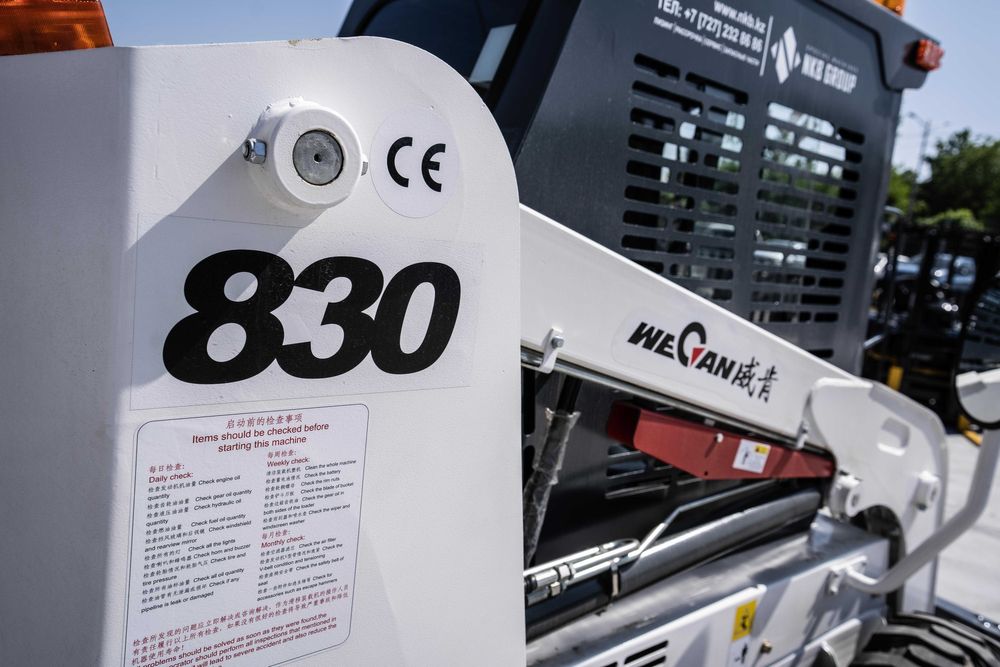 Мини-фронтальный погрузчик Wecan WT-830
