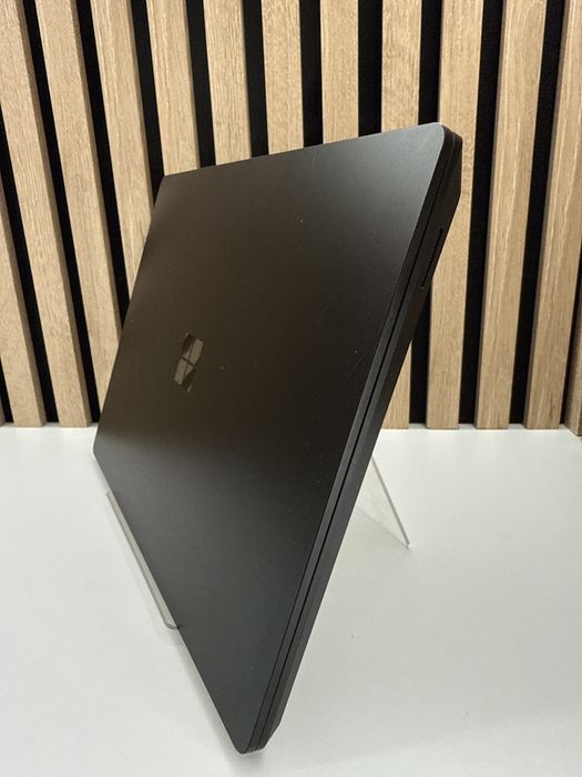 Microsoft Surface 6 / Intel Ultra 7 / 16gb Ram /256Gb Ssd  Touchscreen #59384