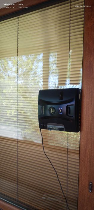 Hobot 298 робот за прозорци с вграден контейнер