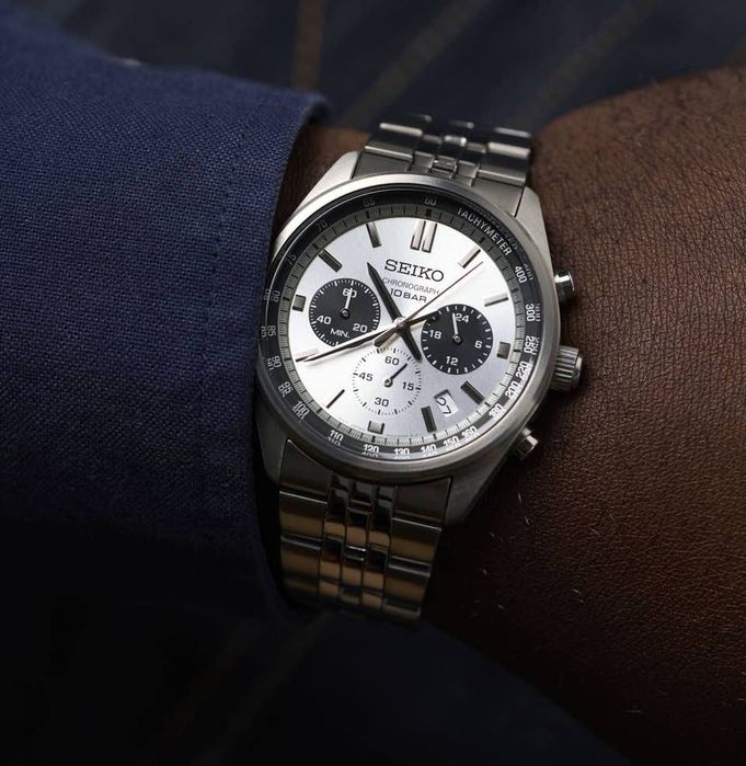 Seiko Essentials Chronograph SSB425