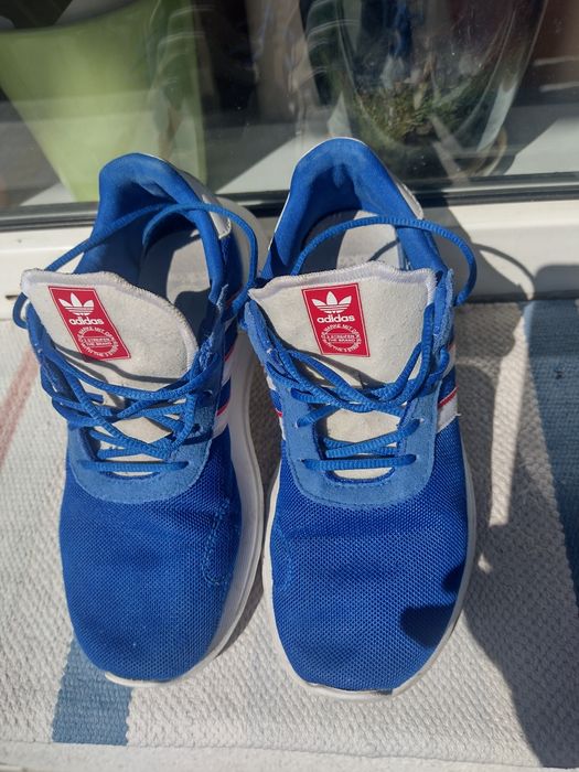 Маратонки Adidas номер 35