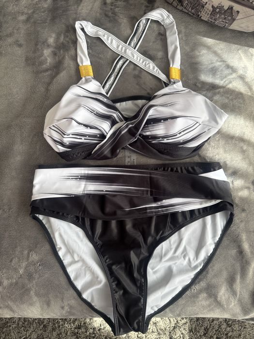 Купальник черно-белый