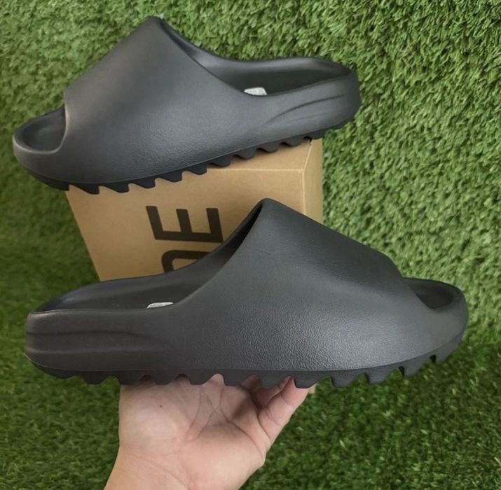 Yeezy Slide Onyx – 41–46 | Нови