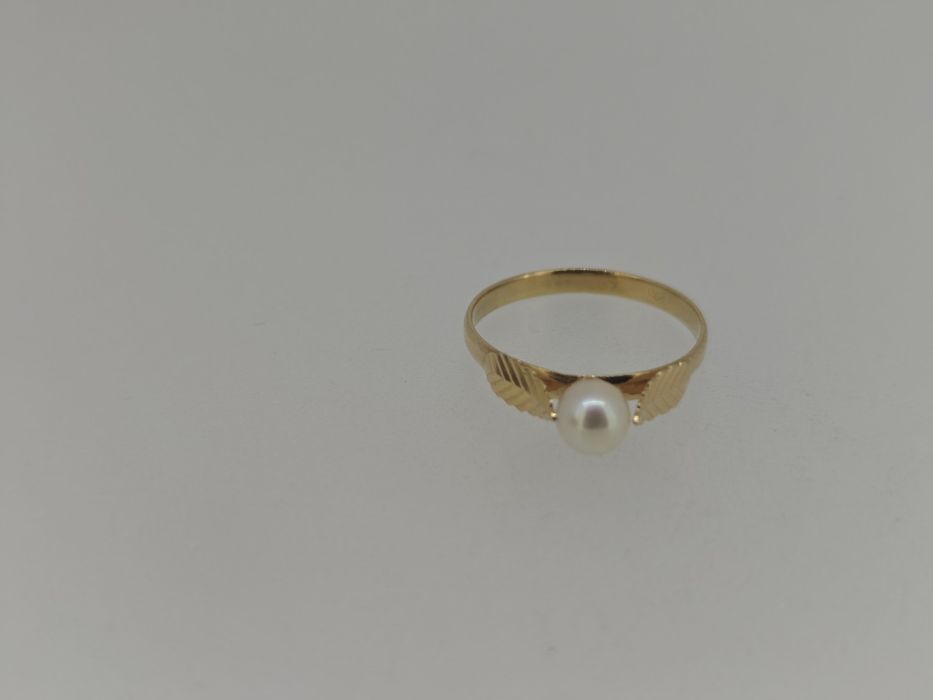 Inel cu perla aur 18k 1.5gr (r)