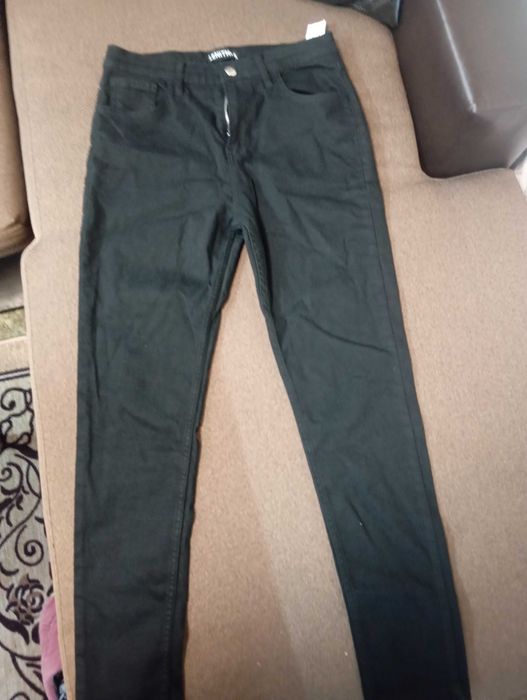 Черни дънки Л размер Нови