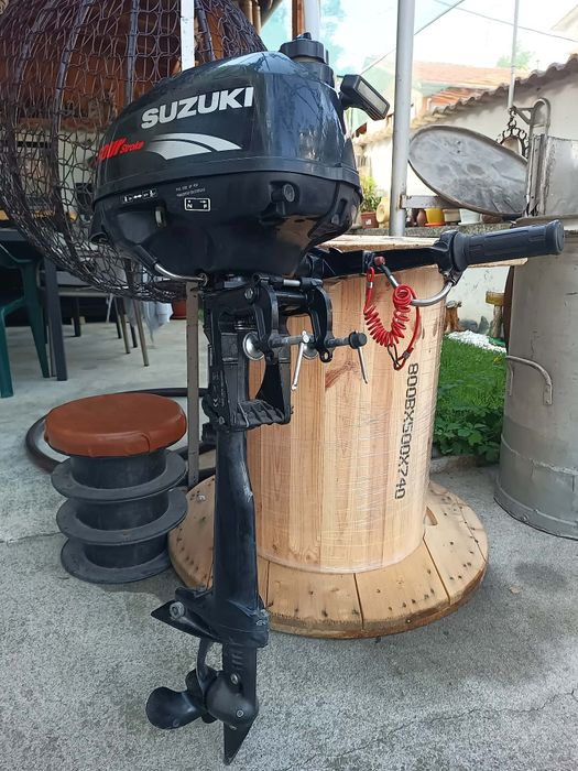 Мотор за лодка suzuki
