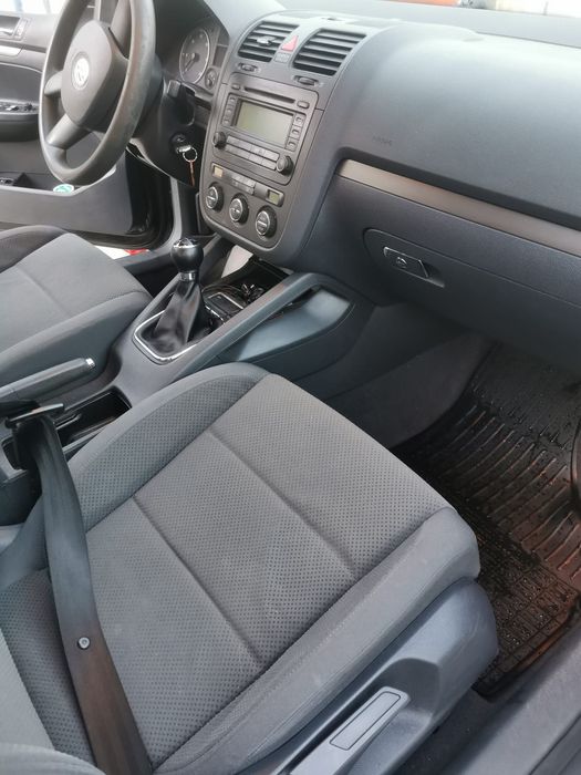 Vând Golf 5! Motor 1.9