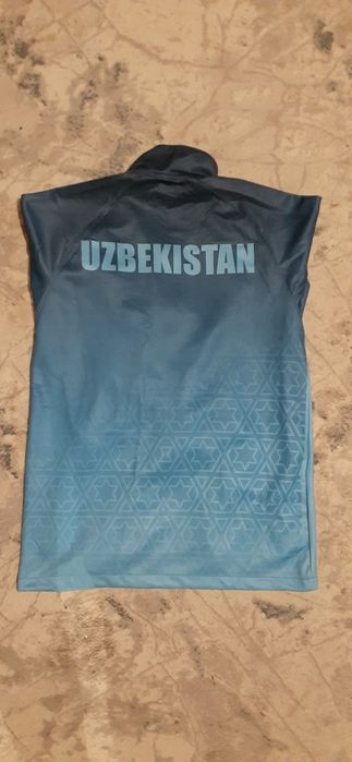 Спорт.костюм на мальчика раз S