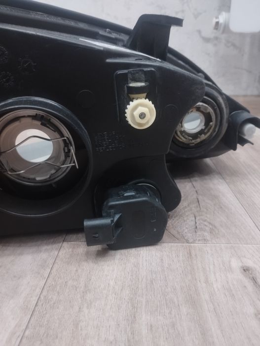 Продам фару Камри 30