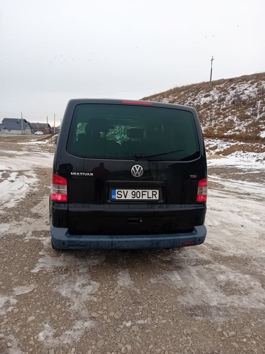Vând Volkswagen multivan t5
