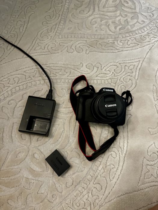 Vand Canon eos r100 NOU