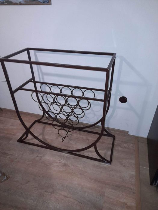 Стойка за вино за 15 бутилки.