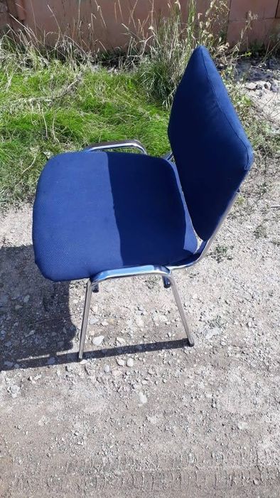 Стул 3000 тенге                       .