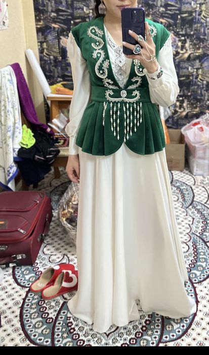 Продам вечернее нарядное платье