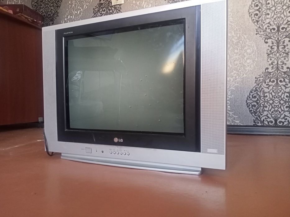 Старый телевизор LG