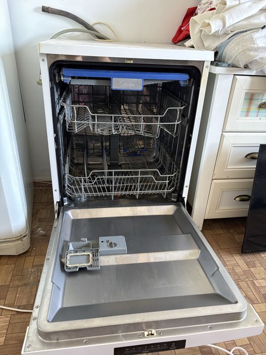 Продам Посудомоечную машину Midea