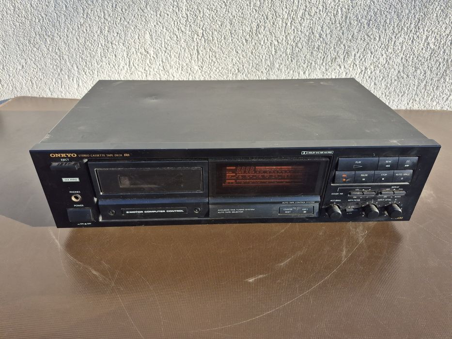 Vând Stereo casete tape Deck R1 marca ONKYO model TA 2630