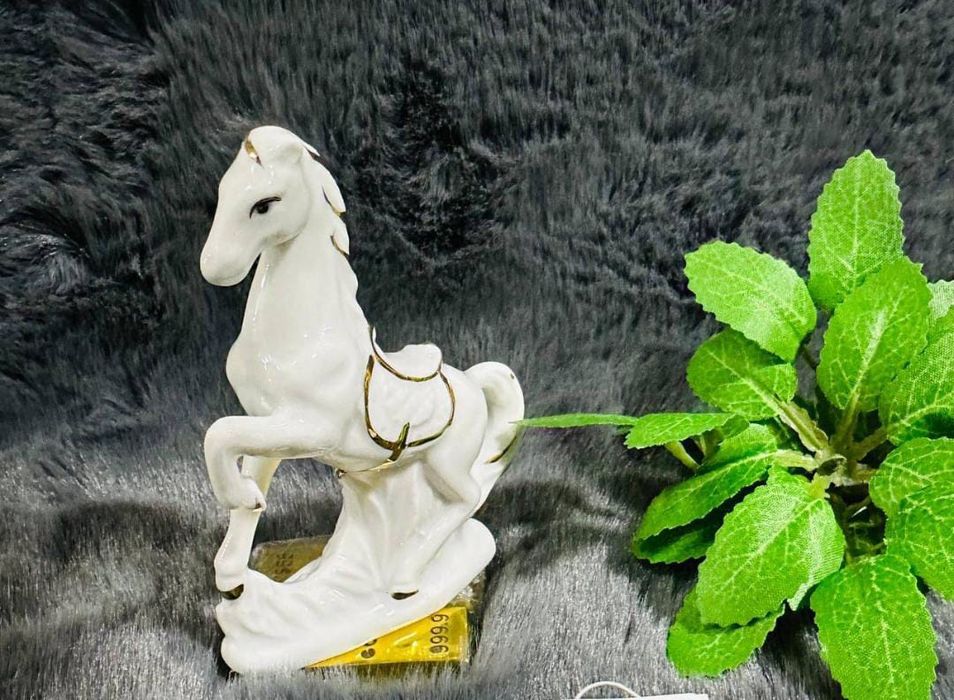 Статуэтка Лошадь фарфор