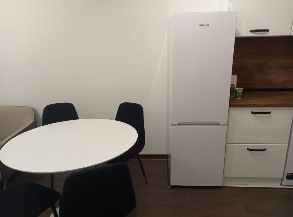 Дава се под наем Двустаен апартамент в Пловдив, Кючук Париж - 60 кв.м за 350 € - Снимка #2