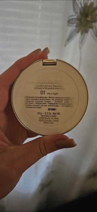 Пудра - Clarins 001