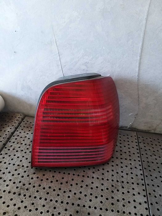 Stop tripla lampa dreapta vw polo 6n 6n0945257b