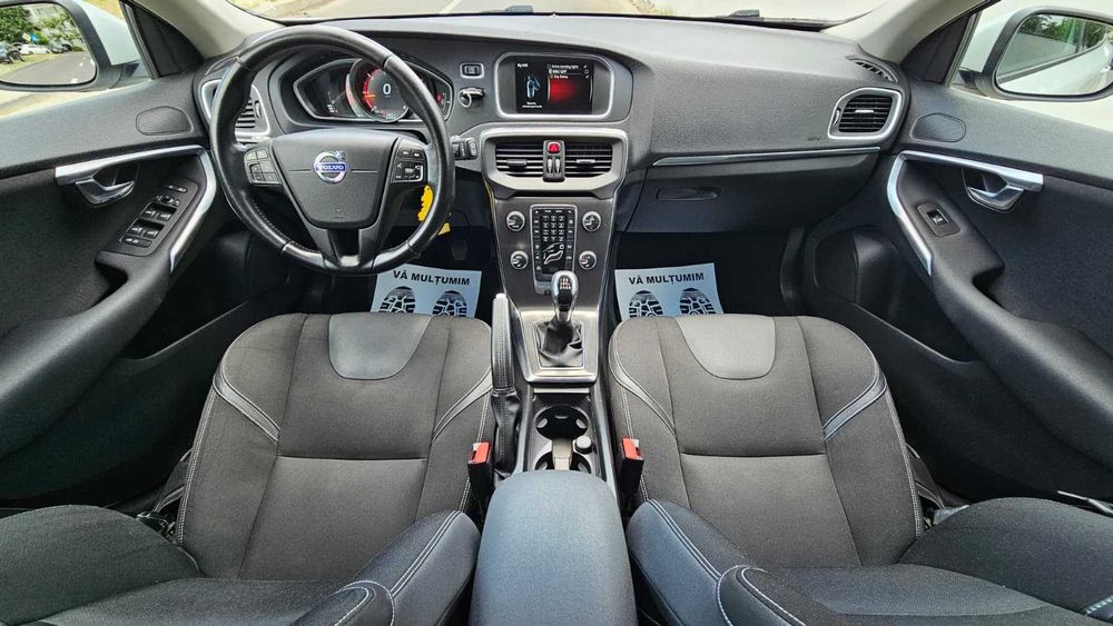 Volvo V40 Momentum PRO 2.0d3 150cp 2015 Manual BiXenon Virtual / Inmatriculat / TOP