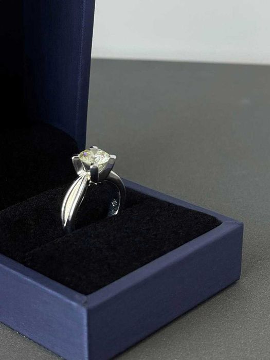 Кольцо с бриллиантом 1,8 карат