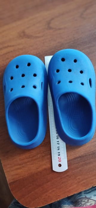 Продам детские кроксы сланцы