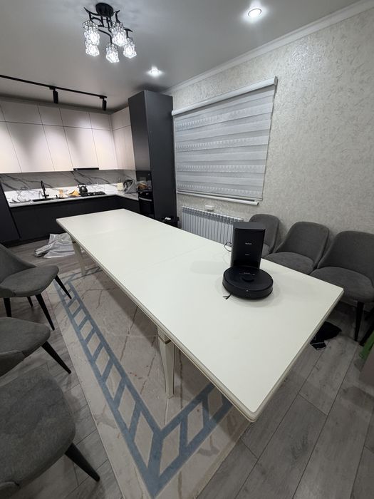 Стол и робот пелесос сатылады, срочно