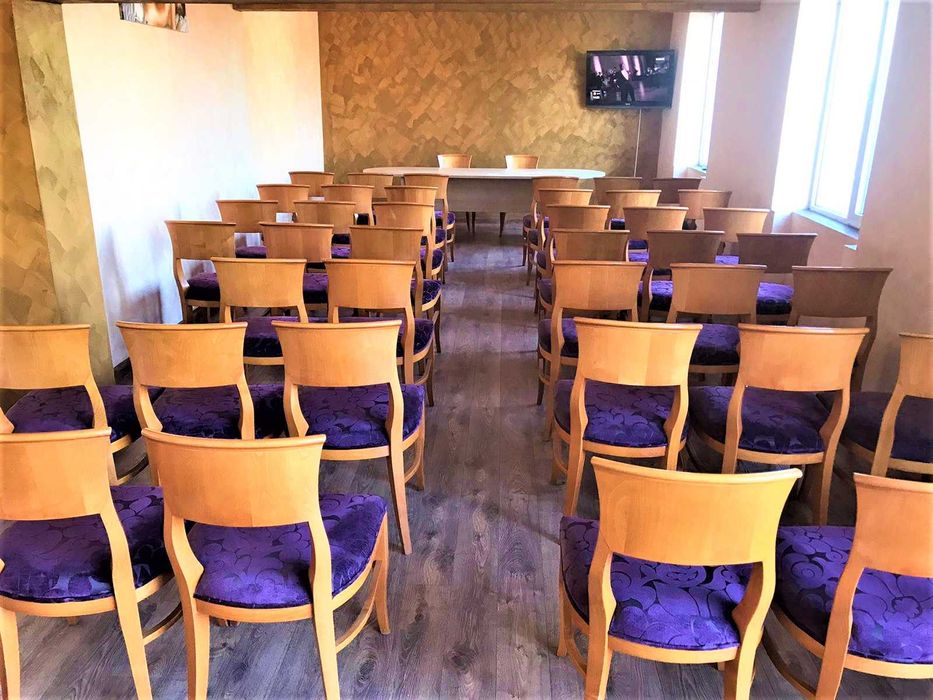 помещения под наем на центъра на града стаи, студия  и офиси