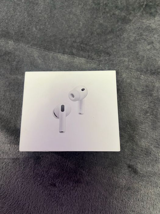Vând AirPods Pro 3 originale, în stare impecabilă,