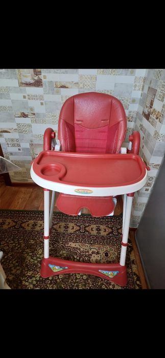 Детский стулик для кормление