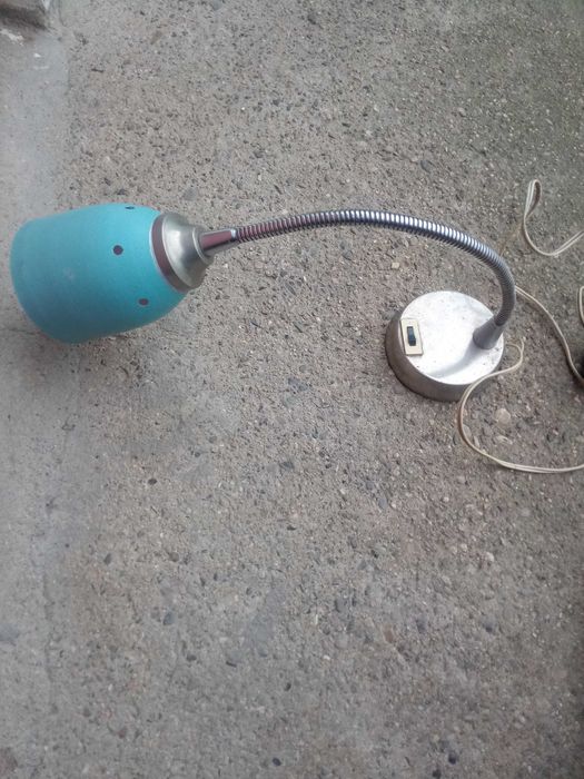 Стара сгъваема лампа