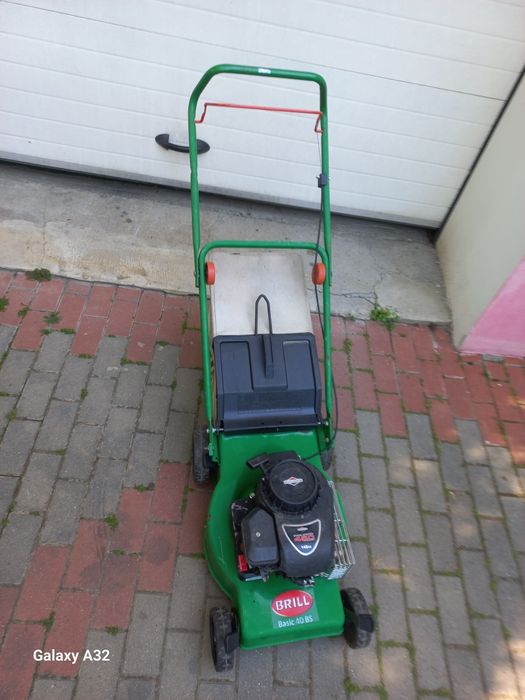 Mașina de tuns iarba