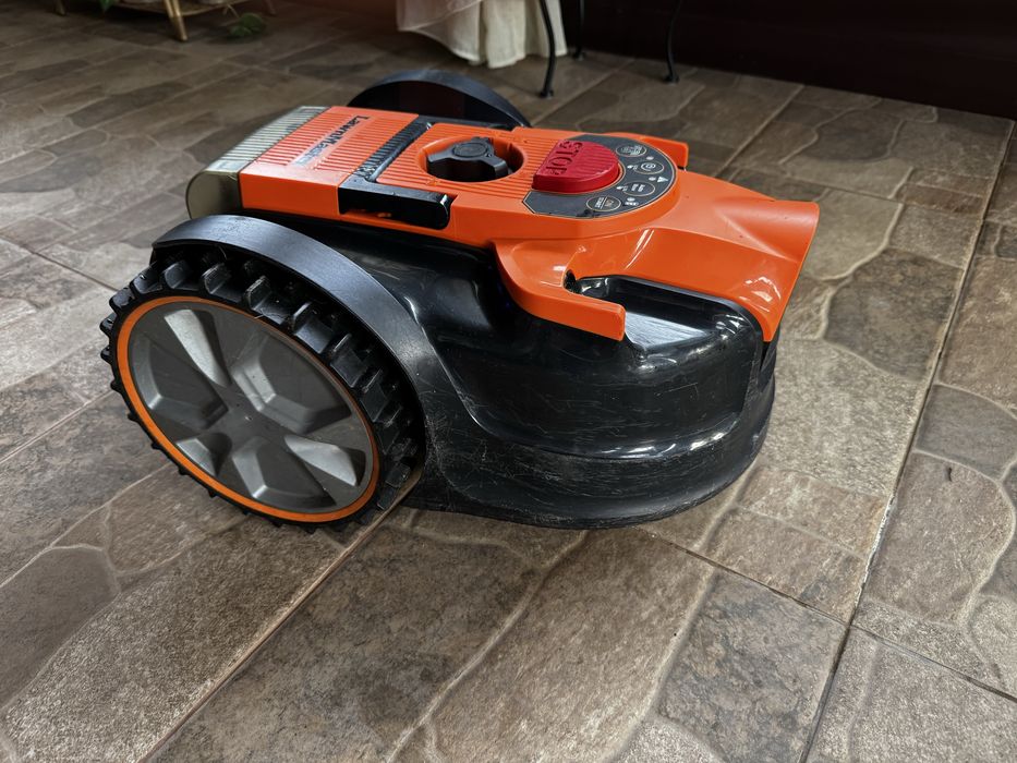 Косачка робот lawnmaster
