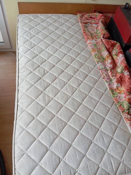 Два броя матраци