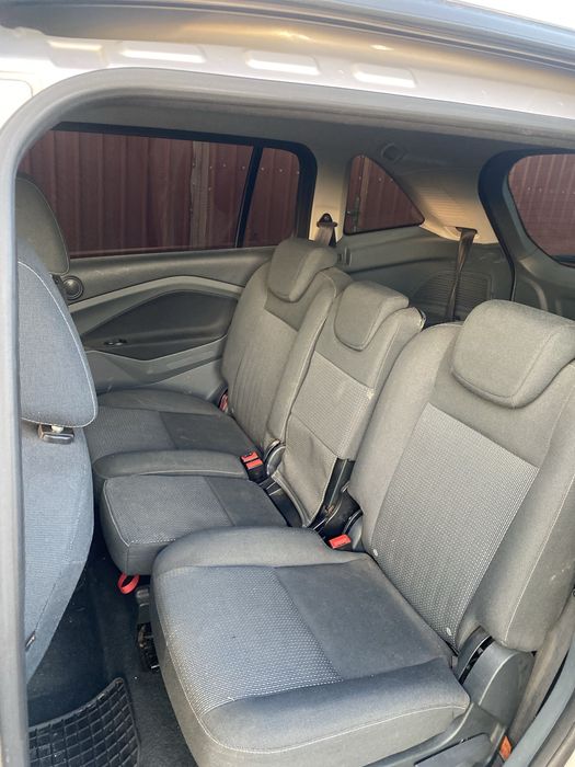Vand ford pentru mai sunați dtalii sunati la  numarul de telefon 0762853949