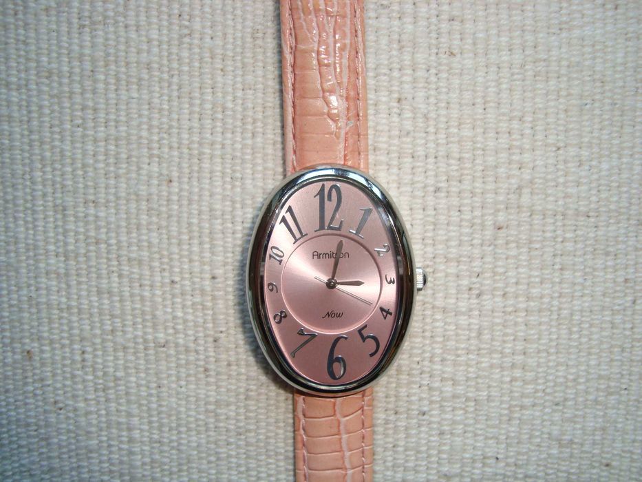 фин дамски часовник АРМИТРОН   Японски