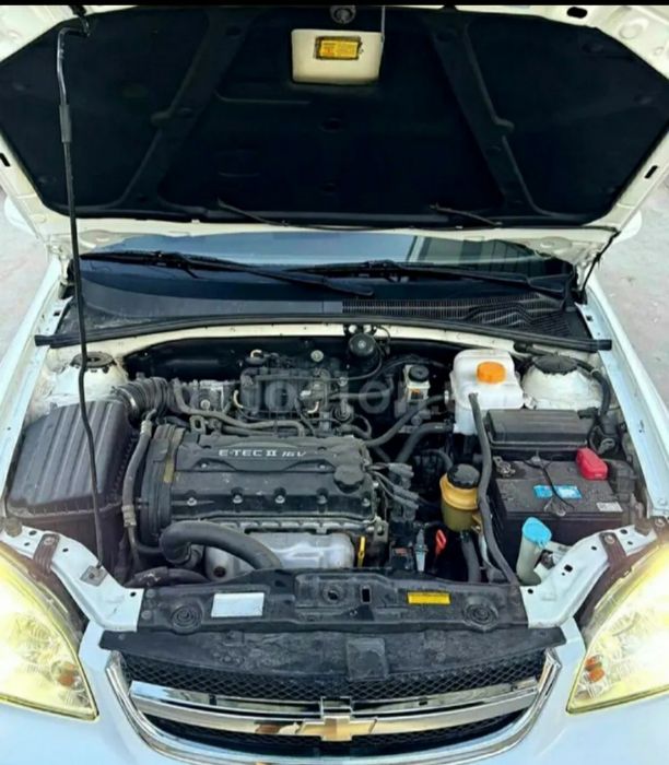 Ласетти 1.6 автомат. 2013. Бензин.
