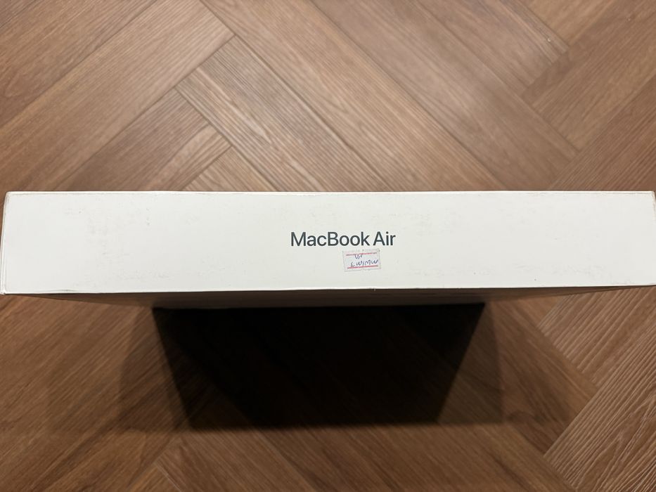 Macbook Air 15.3 M4 2025г
