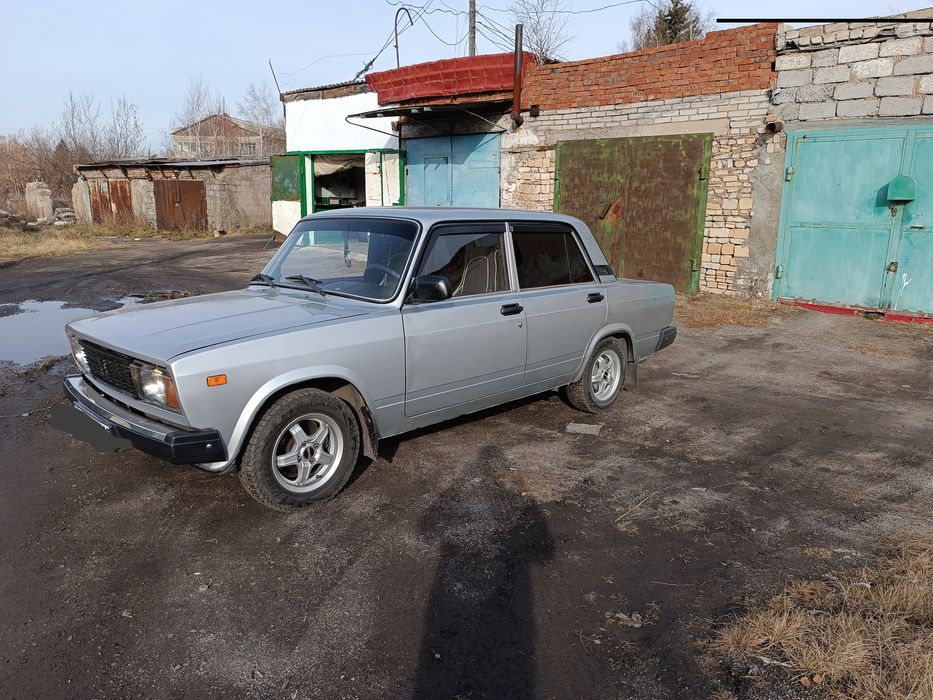Автомобиль ваз 2105