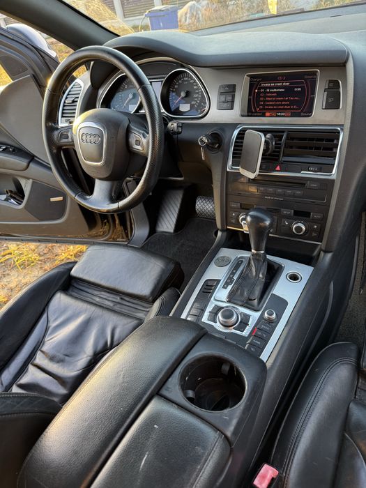 Vând Audi Q7 quattro