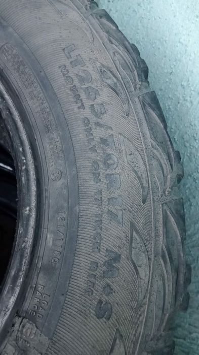 Продам шины 265х70r17