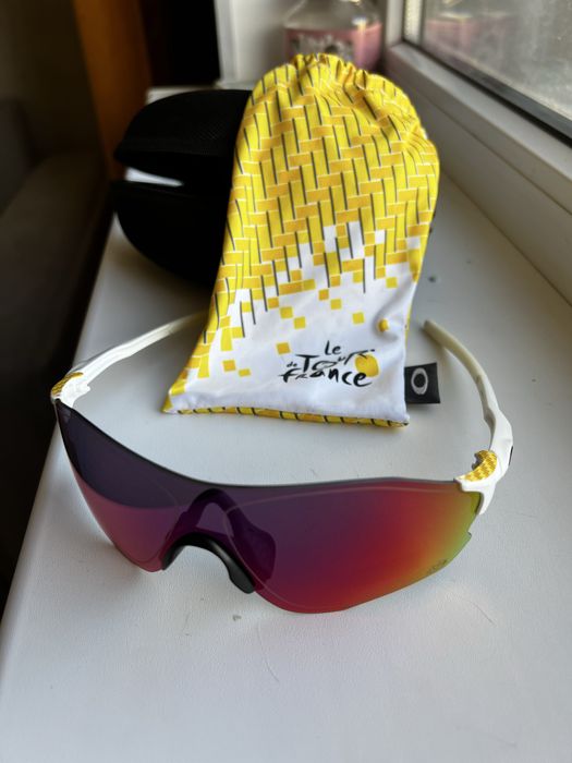 Oakley EVZero Path Prizm tour de France edition