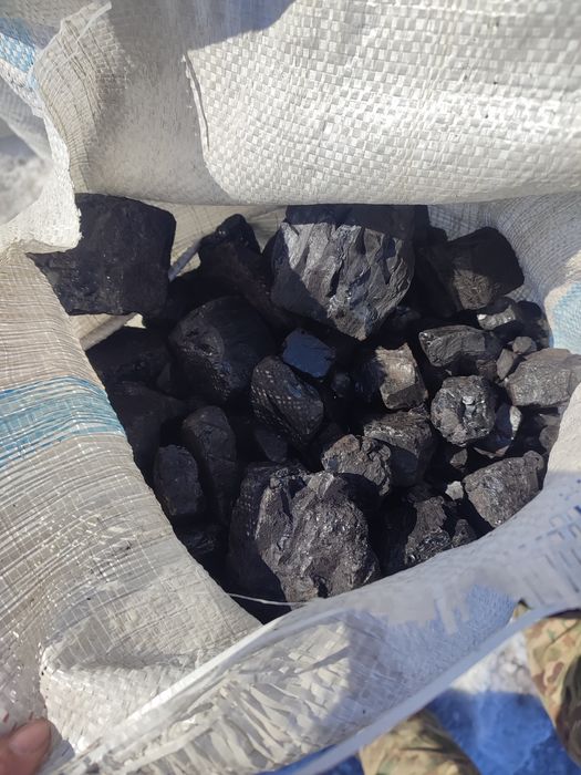 Угол дрова.    Көмір ағаш