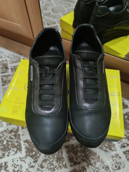 Продам женскую обувь