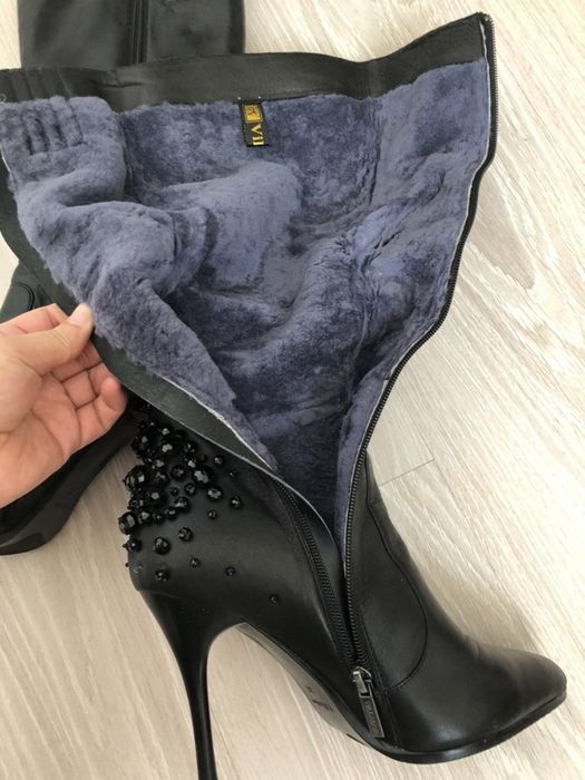 Зимние новые сапоги