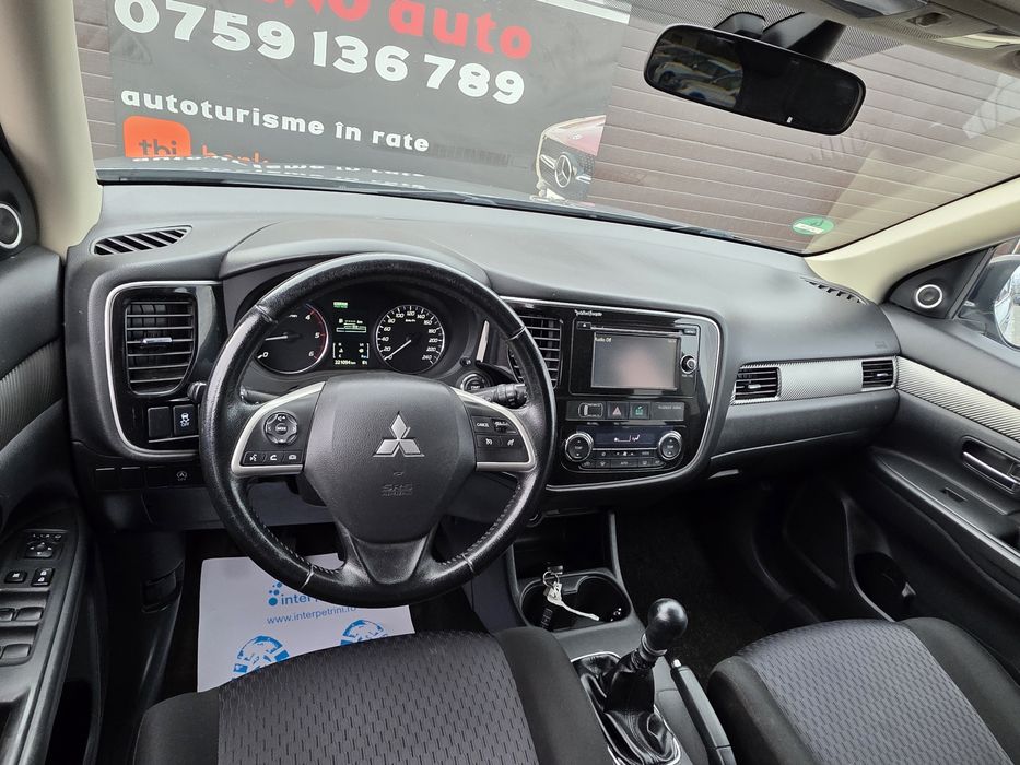 Mitsubishi outlander an 2014 4x4  7Locuri  posibilitatea rate